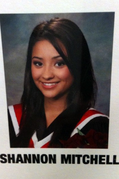 shay-mitchell-yearbook Reprodução