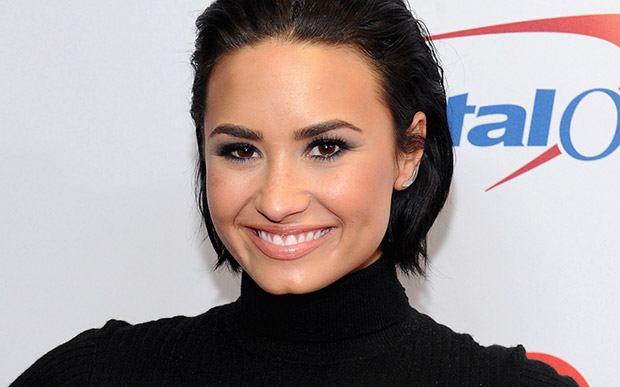 Demi Lovato using NYC colours mascara