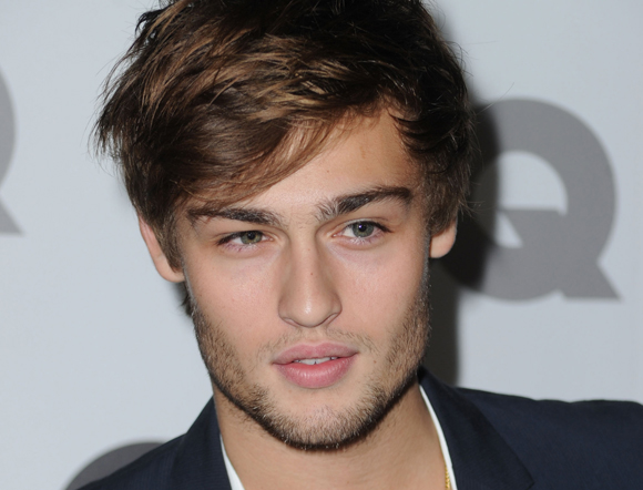 Douglas Booth Brasil