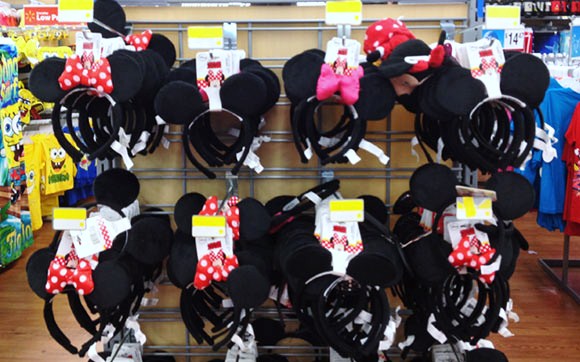 No Walmart da Vineland Road, uma super seleção de produtos da Disney e de outros personagens - tem um pouco de tudo, com preços mais em conta.