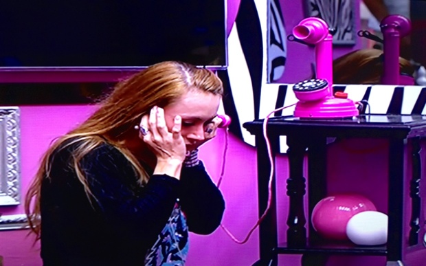 Aline atende o Big Fone e está no paredão. Foto: Reprodução