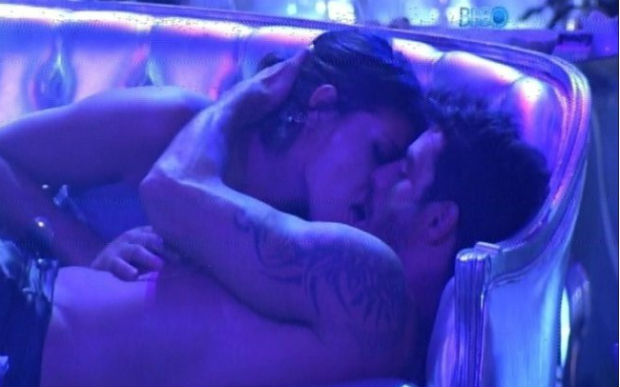 A festa já estava acabando quando Franciele e Diego se beijaram. Foto: Reprodução