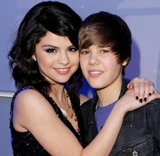 Veja foto do beijo entre Selena Gomez e Justin Bieber