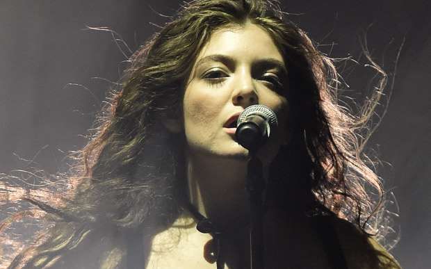 Lorde canta Everybody Wants to Rule the World, do Tears for Fears, para a  trilha de 'Jogos Vorazes: Em Chamas' 