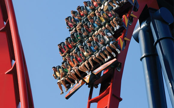 Em SheiKra, uma queda de 90 graus vai fazer você gritar como nunca. Fica no parque Busch Gardens, em Tampa Bay, Florida.