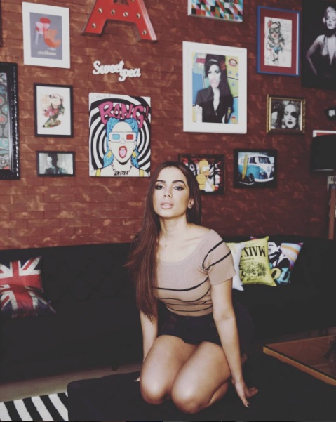anitta-assina-contrato-agencia-internacional-2 (Reprodução/Instagram)