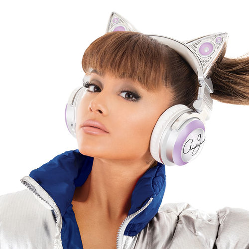 Ariana lançará fone de ouvido com orelhas de gatinho! Queremos! Foto: