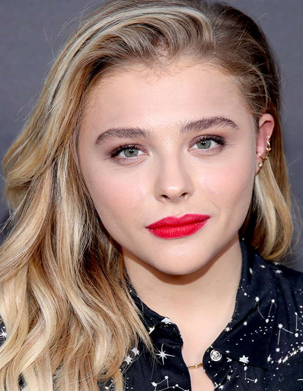 Os piercings da Chloë Moretz Foto: