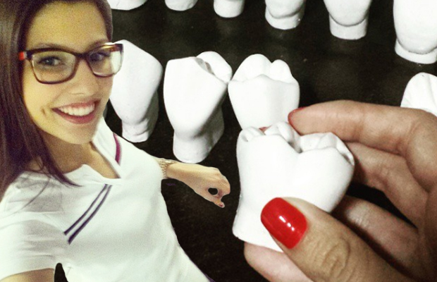 'Estagiar me deixa mais segura na faculdade', diz estudante de odontologia
