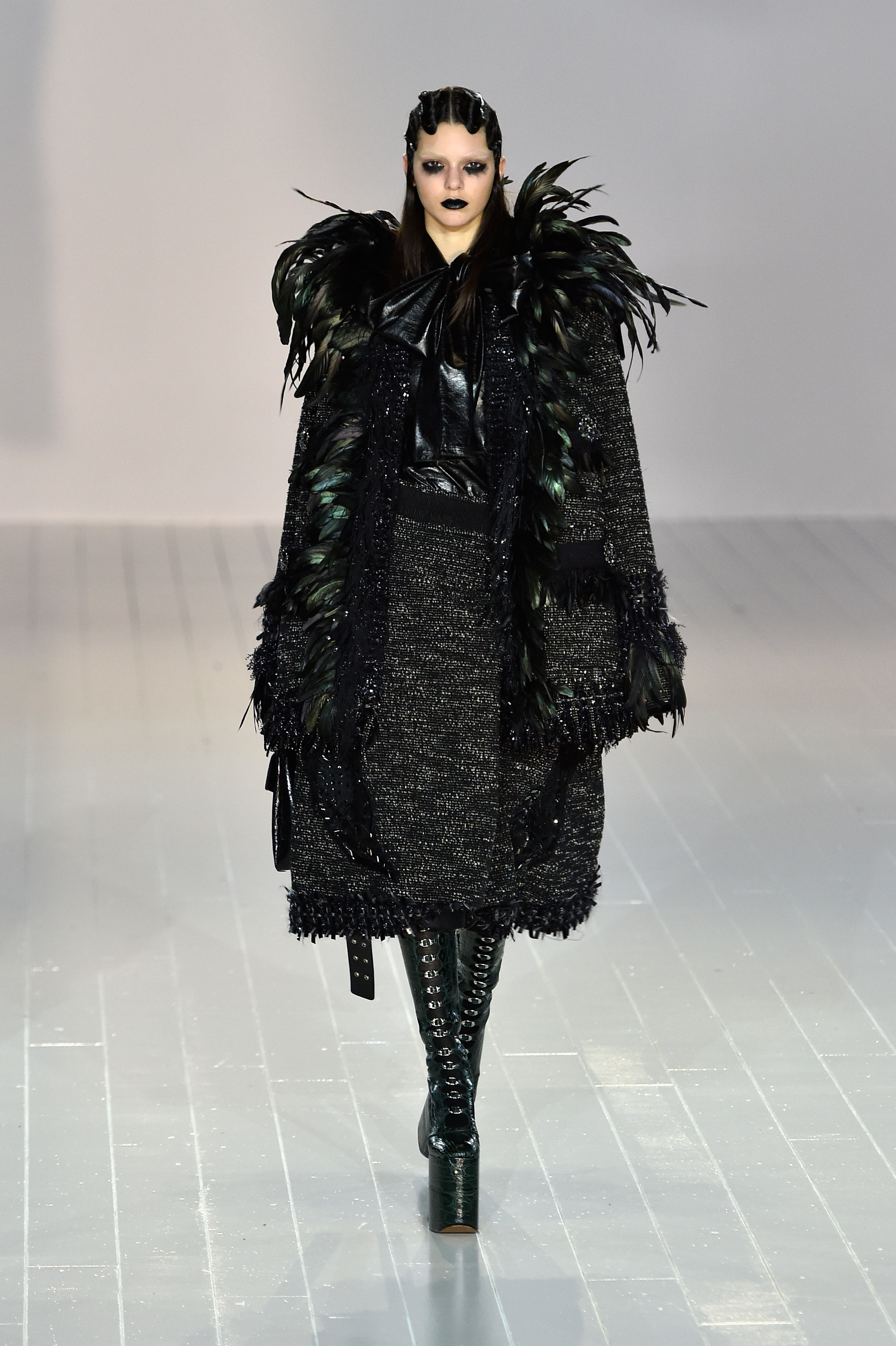 Kendall Jenner para Marc Jacobs Kendall também desfilou para a coleção de inverno 16 da marca. Foto: