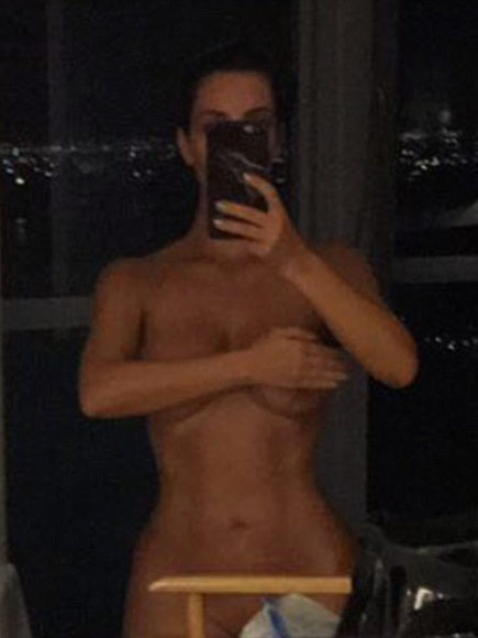 Kim Kardashian em foto nua