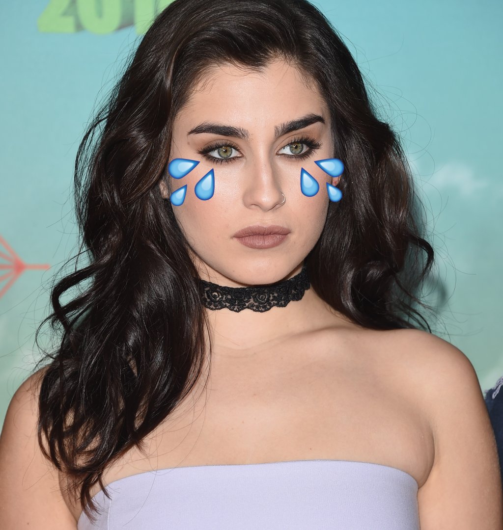 Lauren Jauregui chorando