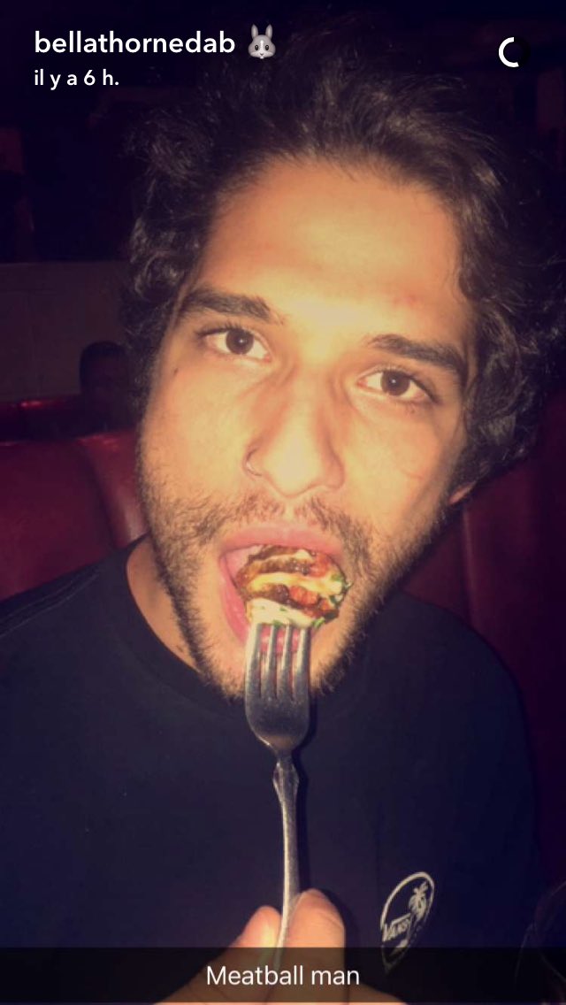 tyler-posey-snapchat-bella-thorne (Foto: Reprodução/Snapchat)