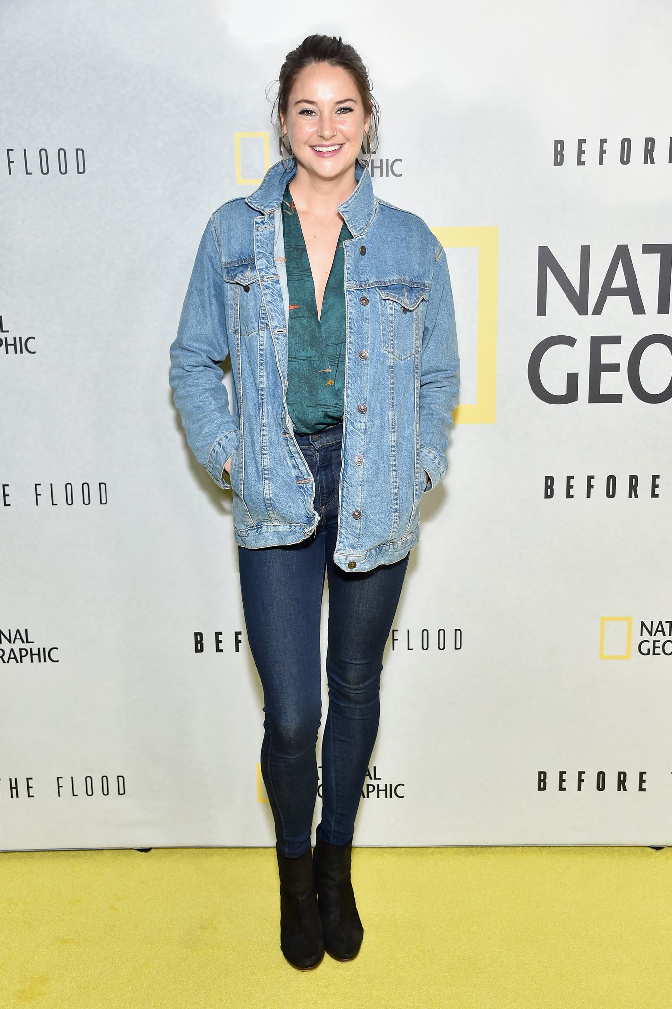A atriz apostou no clássico jeans com jeans. Foto: