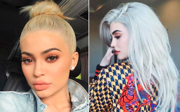 Kylie com o primeiro look platinado e, depois, quando adicionou nuances acinzentadas nos fios