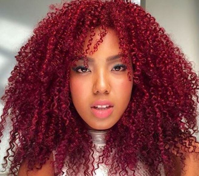 lellezinha-pinta-cabelo-de-vermelho-para-campanha-da-nutrisse lellezinha-pinta-cabelo-de-vermelho-para-campanha-da-nutrisse