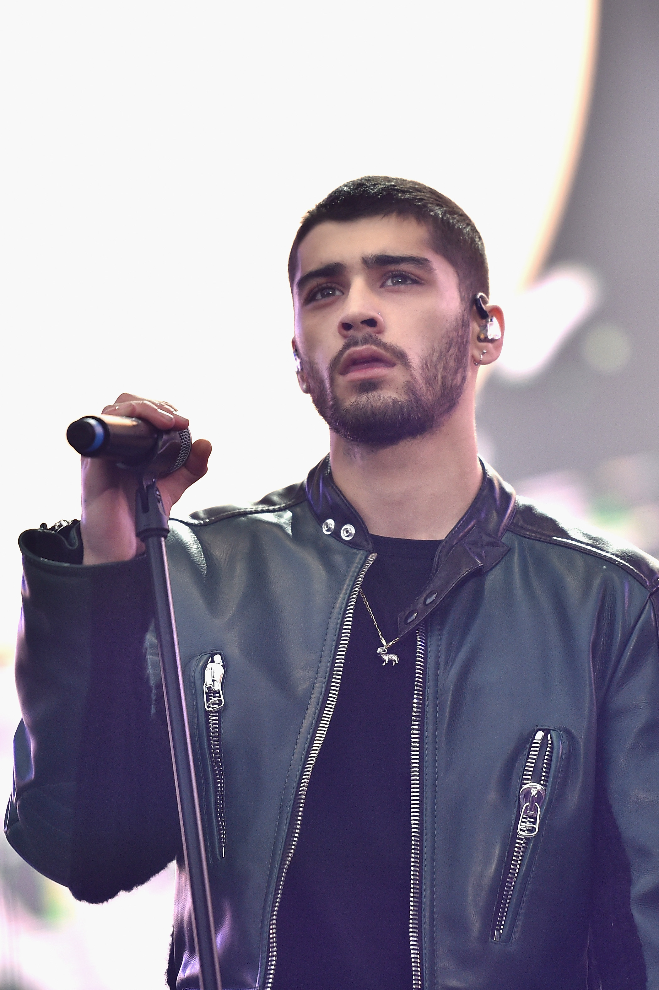 CARSON, CA - MAY 14:  Recording artist Zayn performs on stage during 102.7 KIIS FM's 2016 Wango Tango at StubHub Center on May 14, 2016 in Carson, California.  (Photo by Mike Windle/Getty Images)