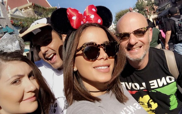 anitta-role-disney-thanksgiving