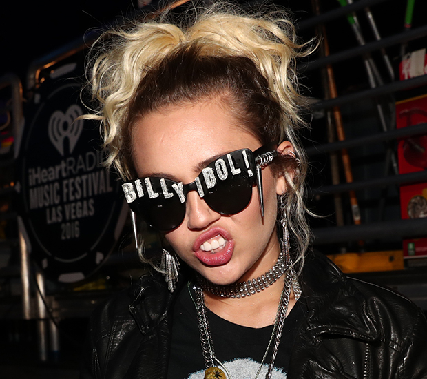 Miley Cyrus cabelos