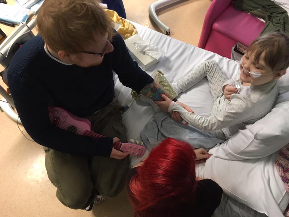 ed-sheeran-canta-fa-hospital-4