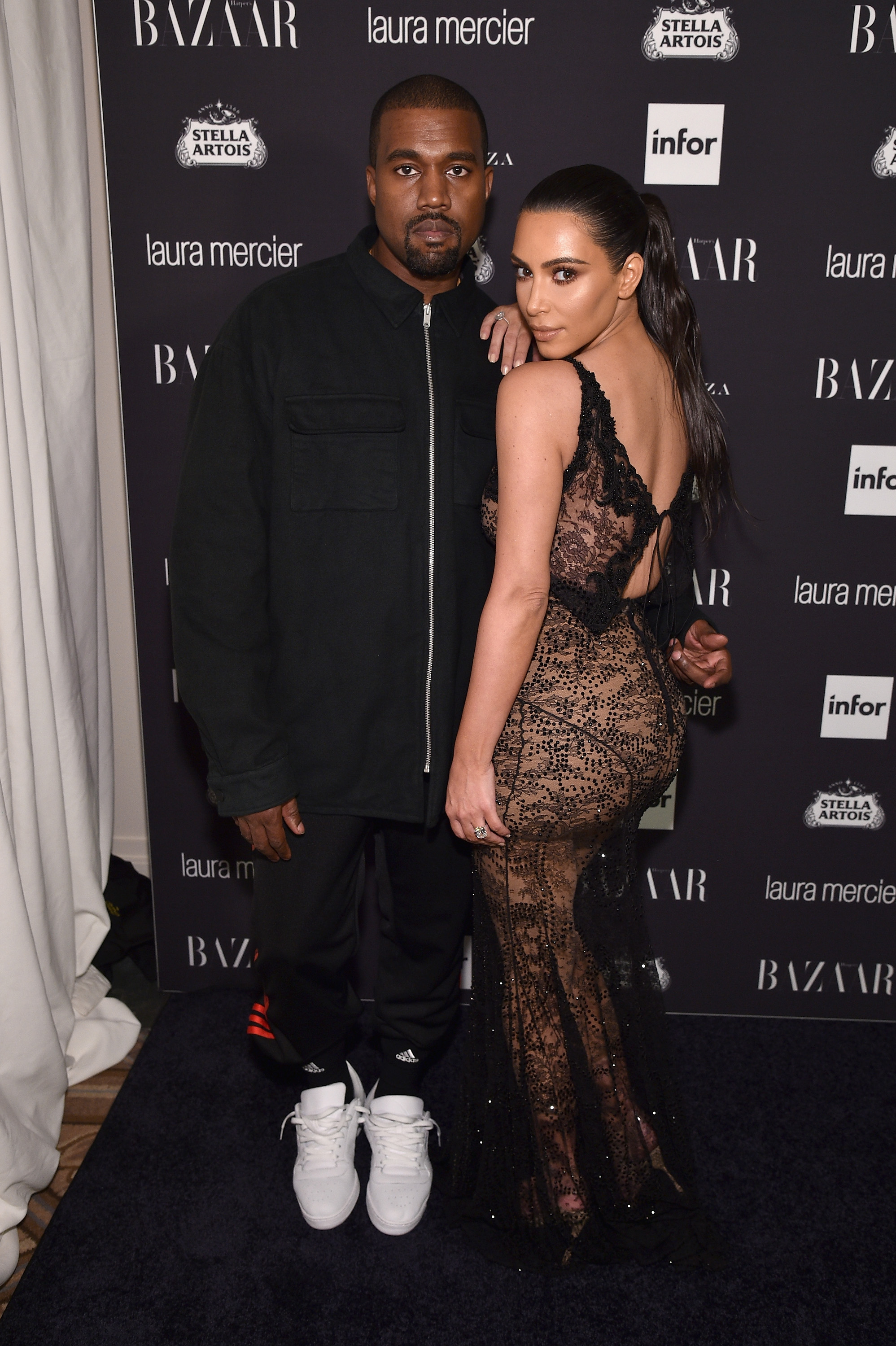 Kanye wife. Kanye West жена.