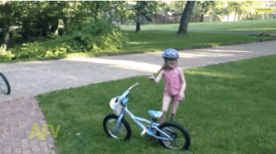 Menina na bicicleta