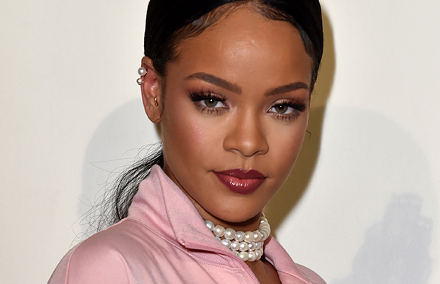 rihanna cabelo platinado