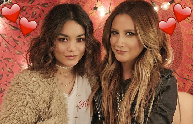 Vanessa Hudgens e Ashley Tisdale uma ao lado da outra