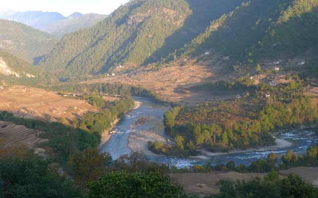 A cidade Punakha e sua beleza natural.