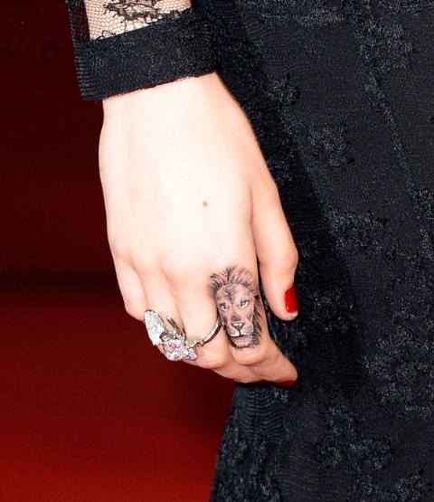 cara-delevingne-tattoo