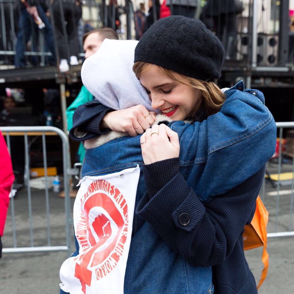 emma-watson-foi-com-mae-marcha-das-mulheres5 (Reprodução/Facebook)
