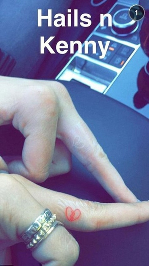 hailey-kendall-kenny-tattoo-1481817639 hailey-kendall-kenny-tattoo-1481817639