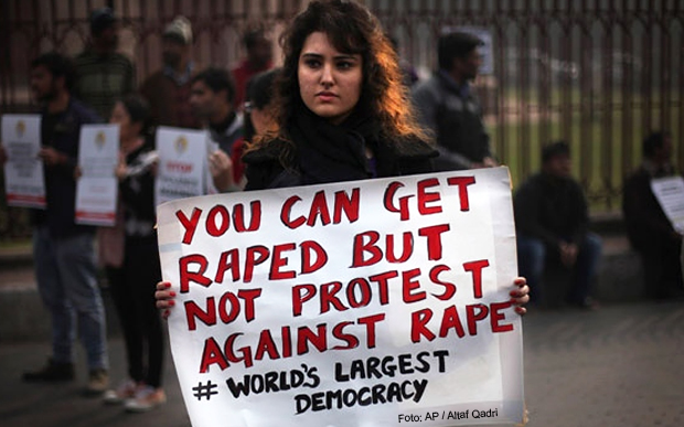 Polícia indiana é acusada de estuprar mais de 15 mulheres