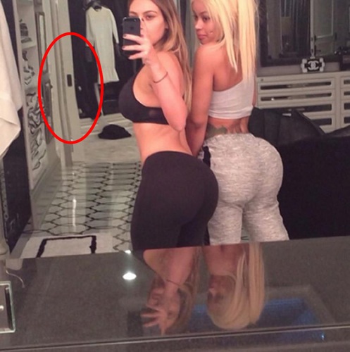 kim-kardashian-photoshop-selfie