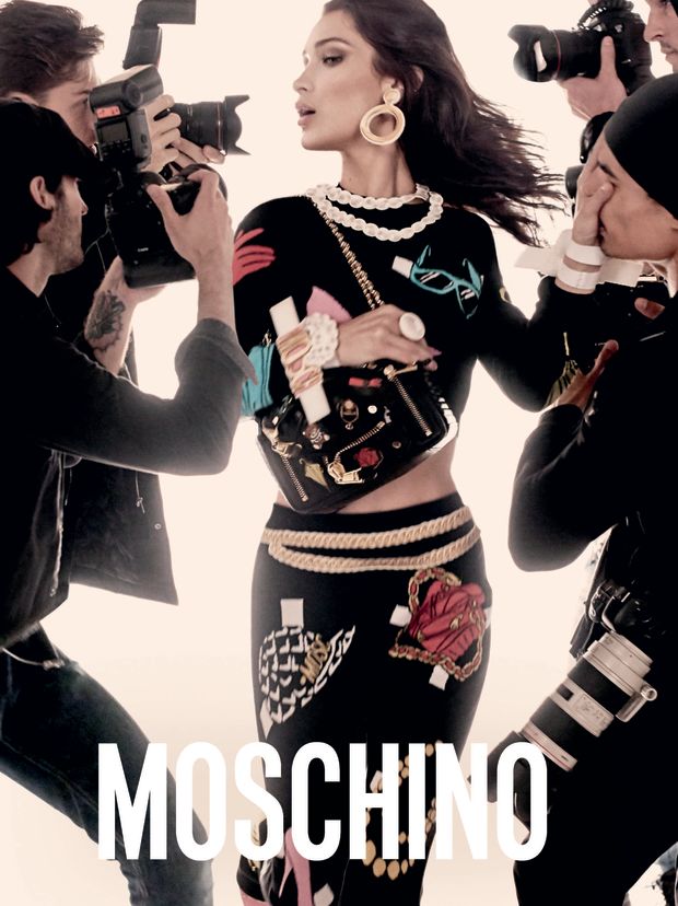 bella hadid moschino primavera verão 2017 Foto: