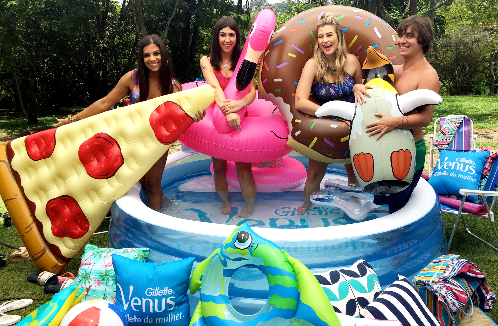 Pool Party by Gillette Venus Pool Party by Gillette Venus