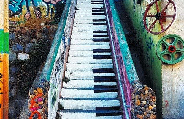 escada_piano escada_piano