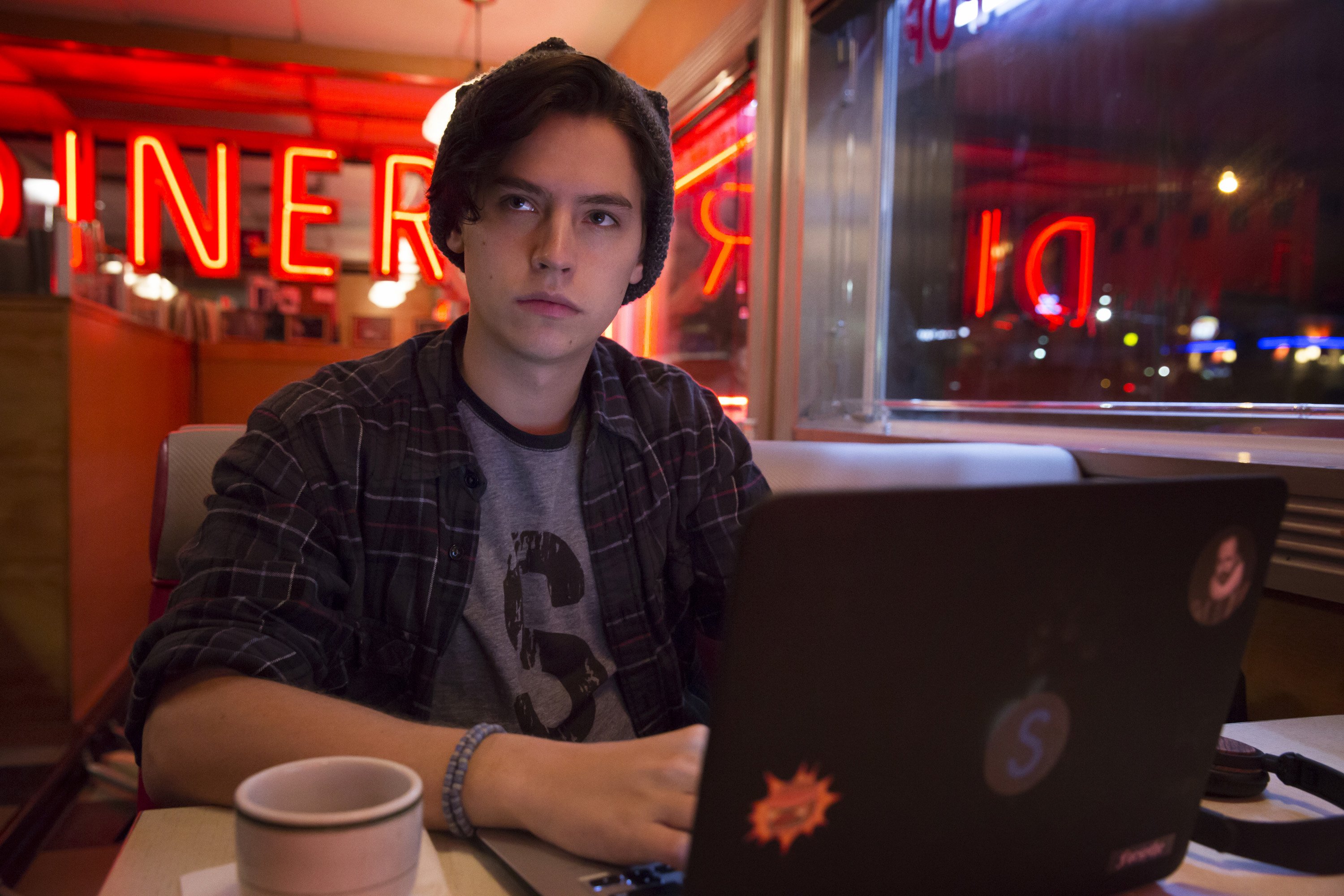 jughead-riverdale-cole-sprouse Fotos: Divulgação/ Warner Channel