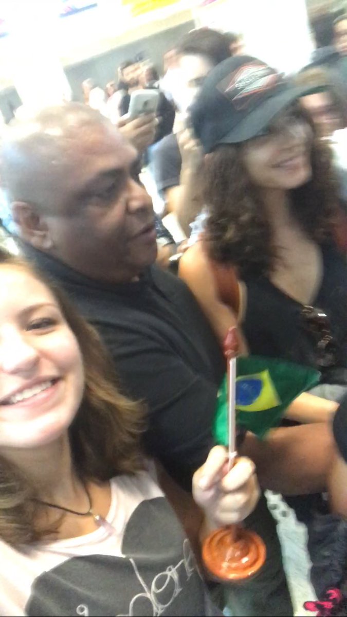 troian-ian-dobsmolder (Reprodução/Twitter @dobsmolder)