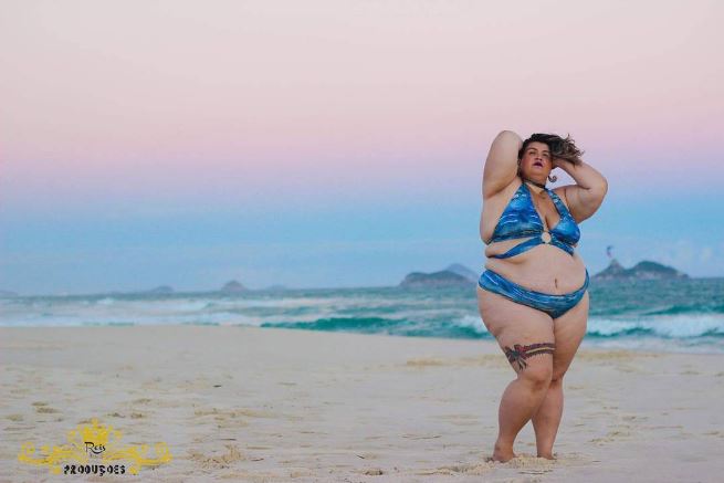 bailarina anitta thais carla plus size