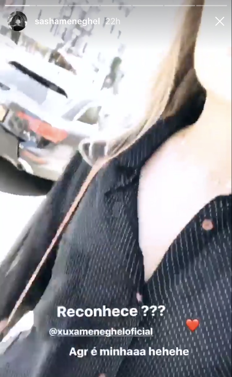 Sasha usa blusa da Xuxa