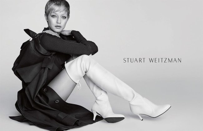 Gigi Hadid em campanha para a marca Stuart Weitzman