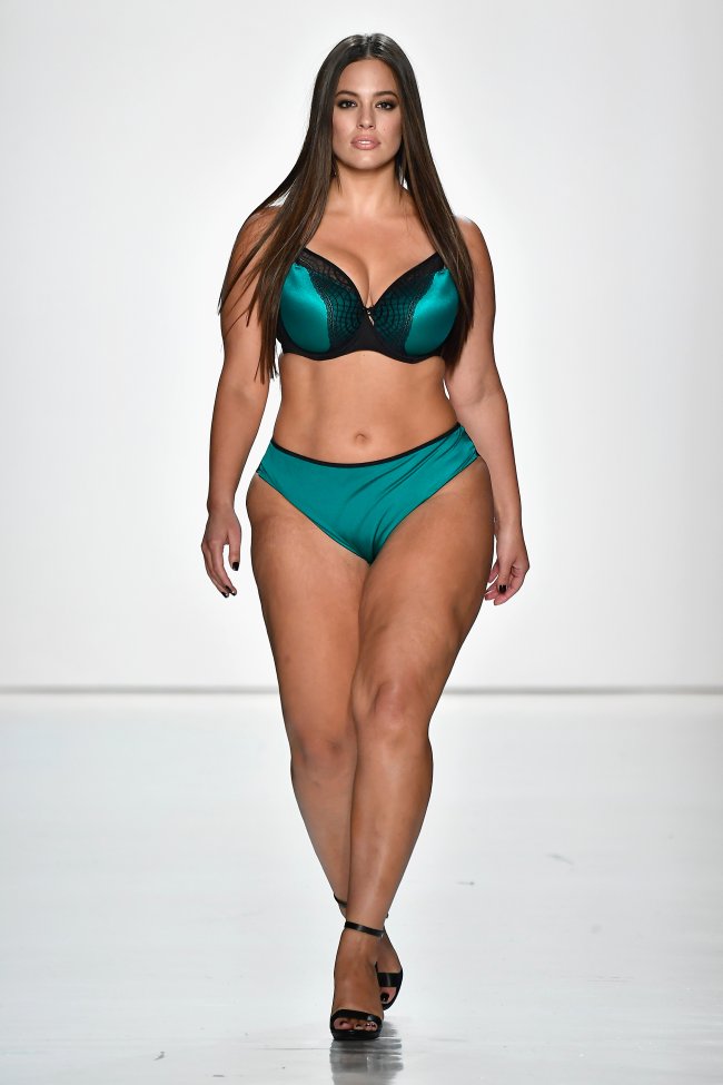 Modelo plus size faz crítica ao desfile de Rihanna na NYFW