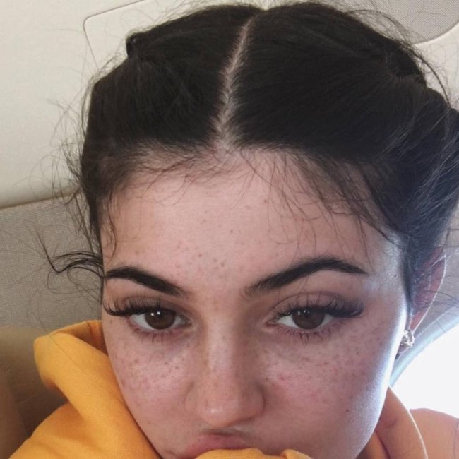 Kylie-jenner-sem-maquiagem