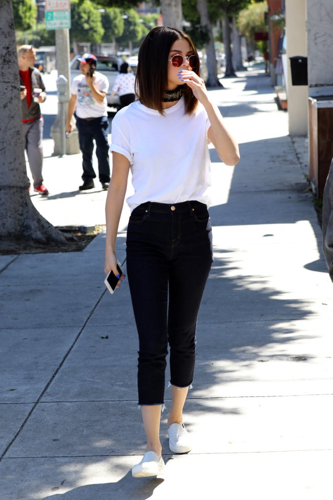 Selena Gomez street style jeans