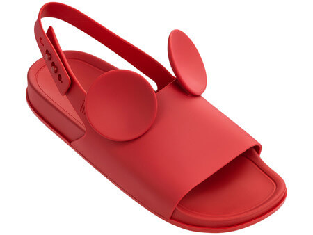 A beach Slide Sandal custa R$160.