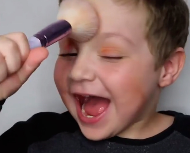 garoto cinco anos tutorial maquiagem