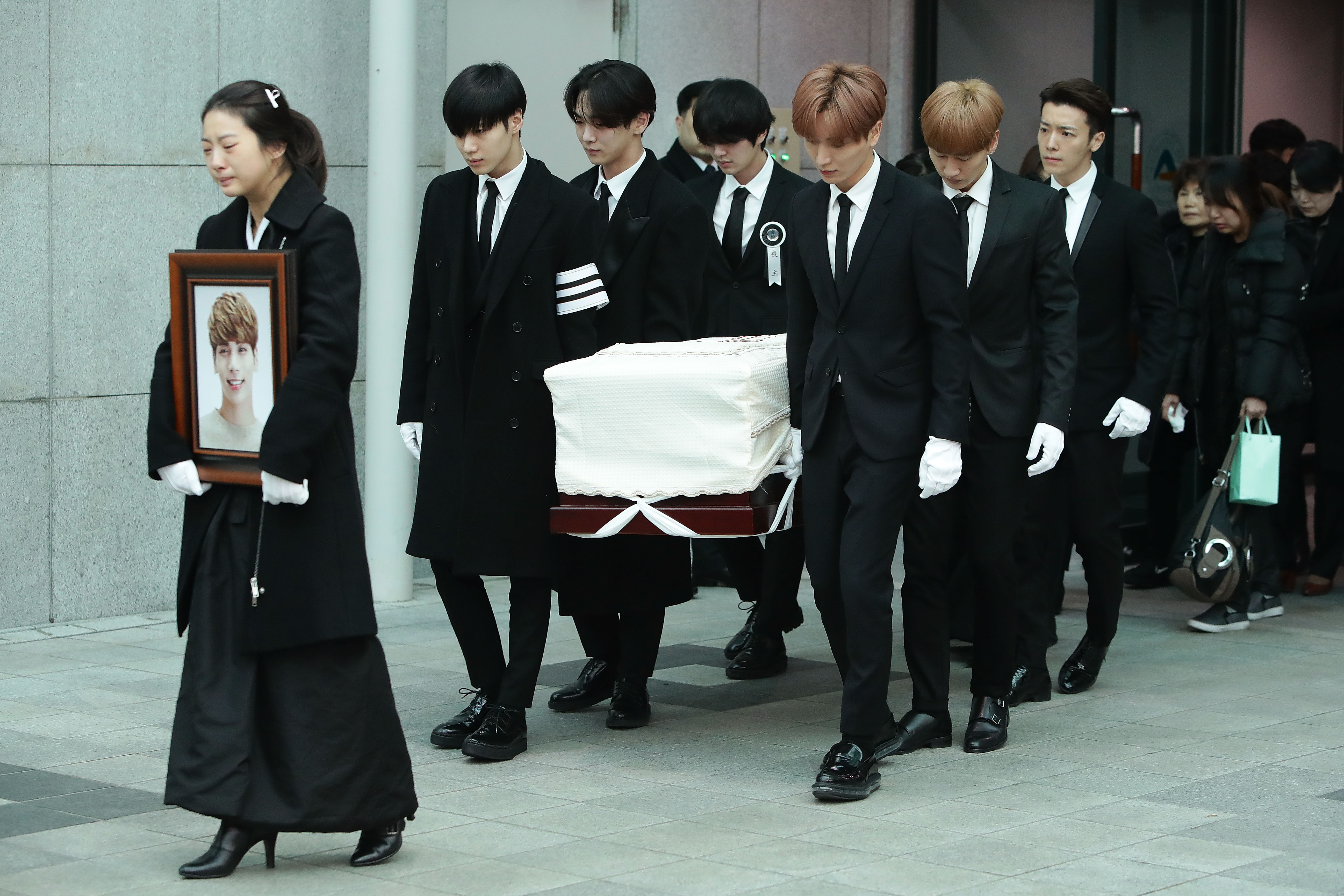 Funeral De Jonghyun é Marcado Pela Presença De Capricho 2933