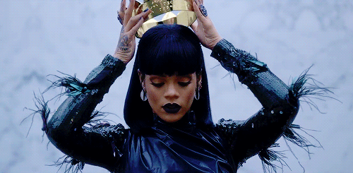 Rihanna-coroa-rainha