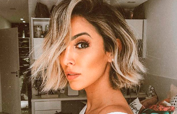 jade-seba-cabelo-loiro
